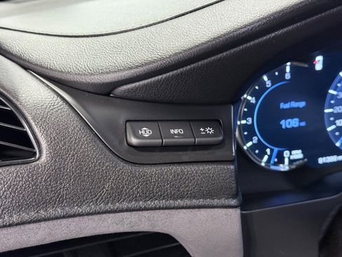 Used 2018 Cadillac Escalade Luxury image 44