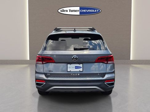 Used 2022 Volkswagen Taos SE w/ Panoramic Sunroof Package AWD/4WD image 6