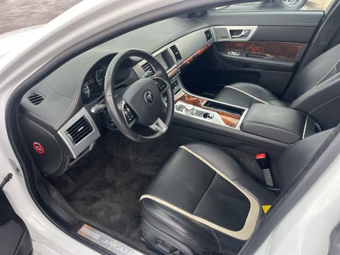 Used 2015 Jaguar XF Portfolio image 8