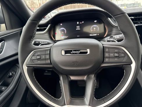 New 2025 Jeep Grand Cherokee L Laredo w/ Luxury Tech Group I image 18