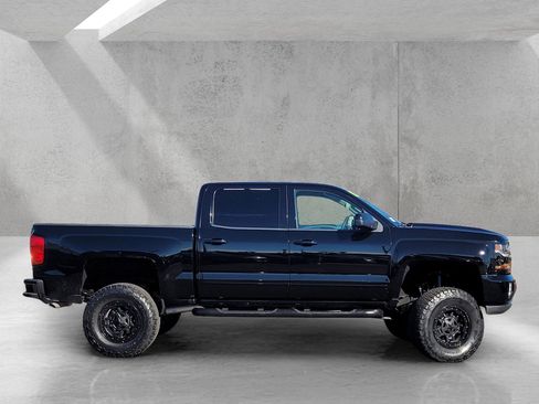 Used 2018 Chevrolet Silverado 1500 LT w/ All Star Edition image 3