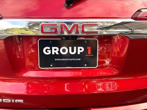 Used 2023 GMC Acadia Denali w/ Denali Ultimate Package FWD image 33