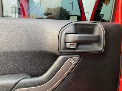 Used 2013 Jeep Wrangler Unlimited Sport image 22