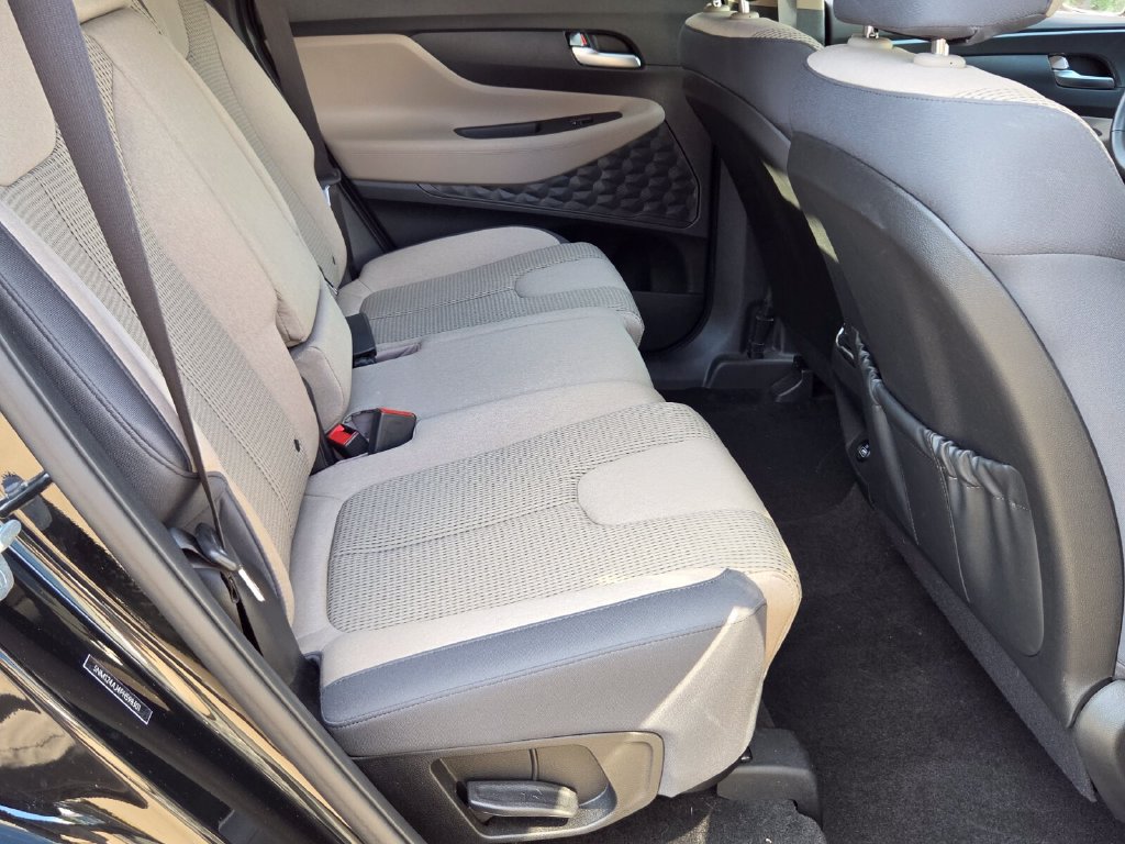 Used 2023 Hyundai Santa Fe SEL FWD image 17