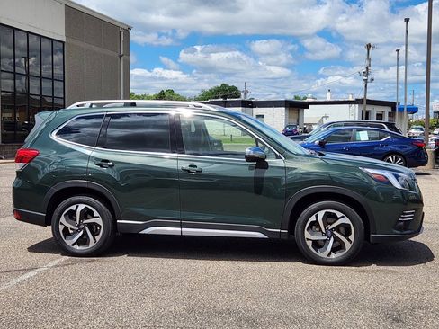 Used 2023 Subaru Forester Touring AWD/4WD image 11