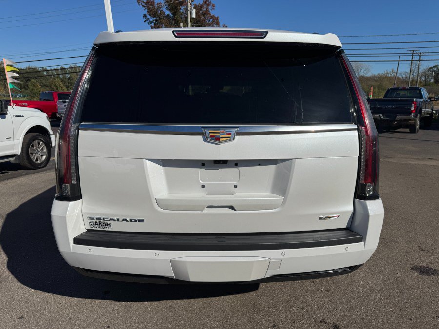 Used 2017 Cadillac Escalade Premium Luxury AWD/4WD image 4