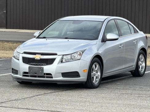 Used 2014 Chevrolet Cruze LT image 4