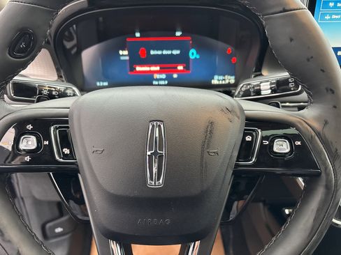 New 2026 Lincoln Corsair Grand Touring AWD/4WD image 16