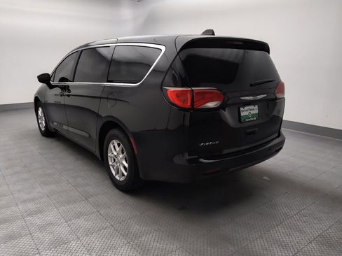 Used 2024 Chrysler Voyager LX FWD image 5