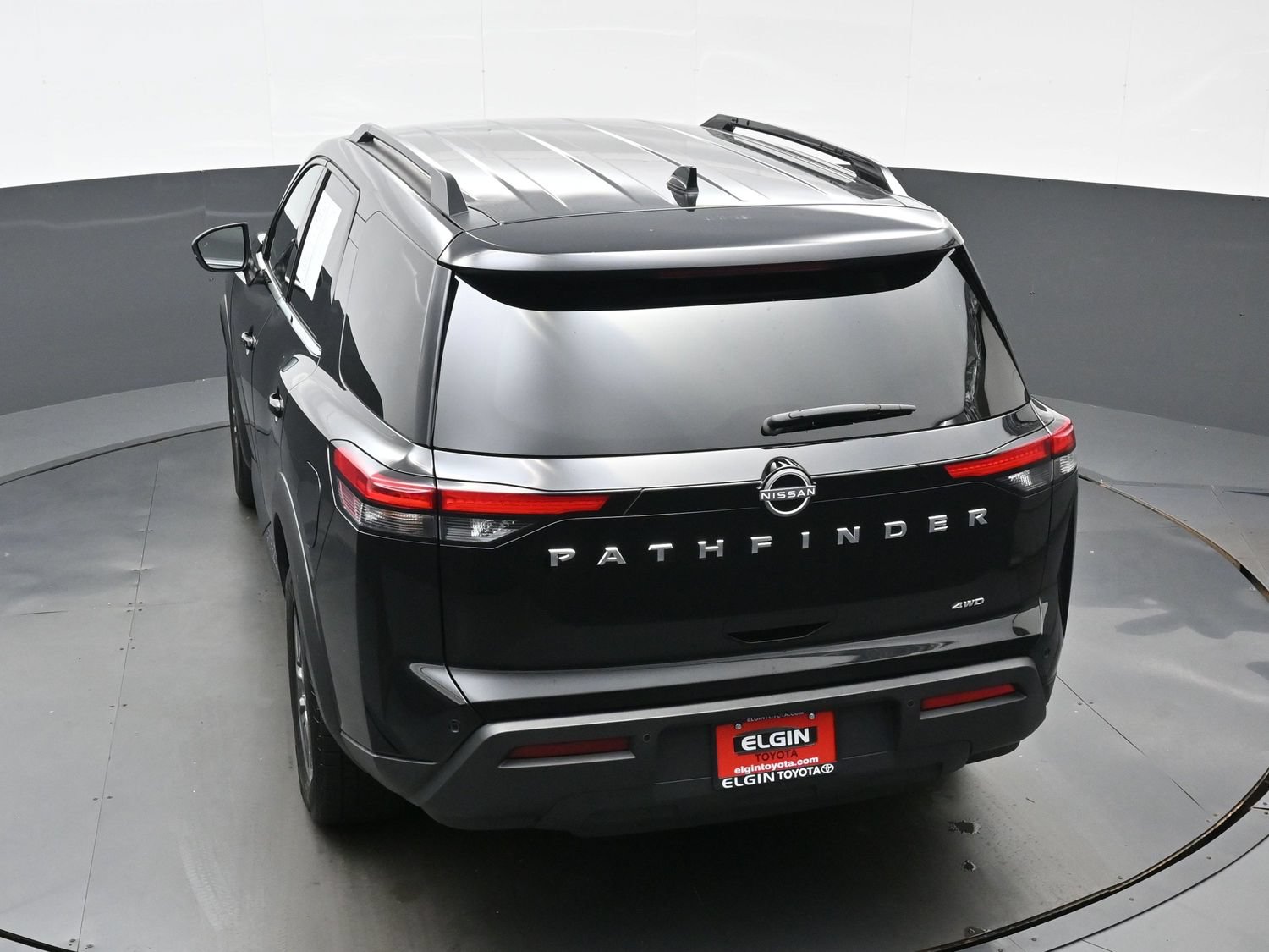 Used 2025 Nissan Pathfinder SV AWD/4WD image 42