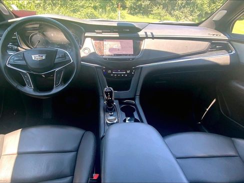 Certified 2025 Cadillac XT5 Premium Luxury AWD/4WD image 16