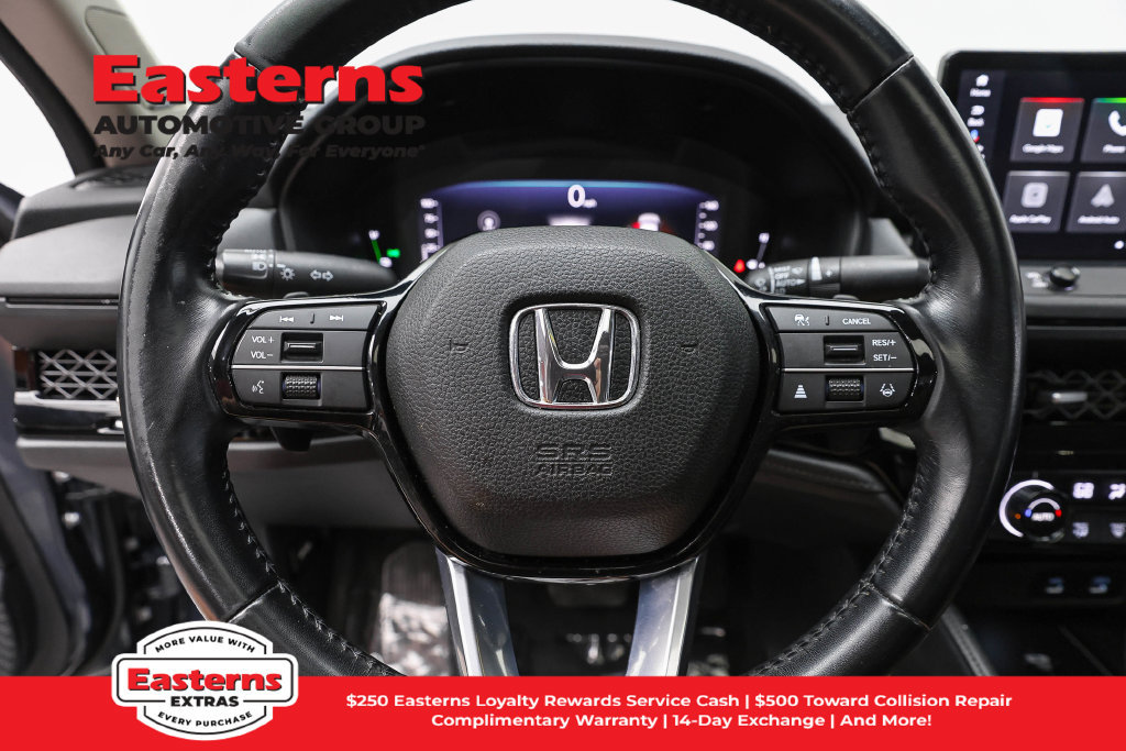 Used 2023 Honda Accord Touring image 11
