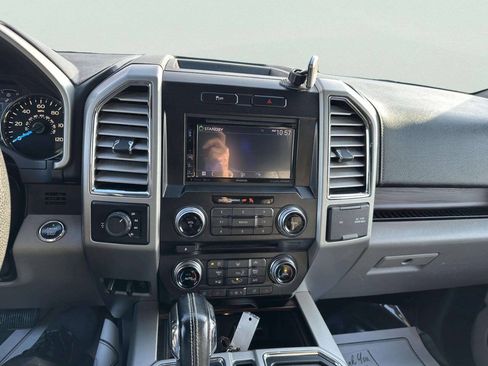 Used 2015 Ford F150 Lariat w/ Equipment Group 502A Luxury AWD/4WD image 23