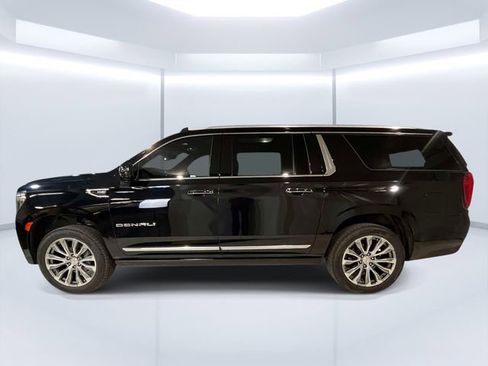 Used 2022 GMC Yukon XL Denali w/ Denali Ultimate Package AWD/4WD image 4