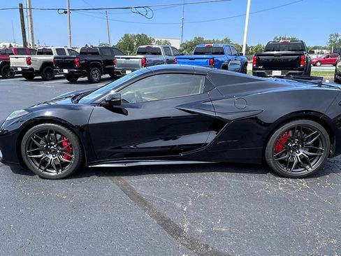 Used 2024 Chevrolet Corvette Z06 RWD image 8