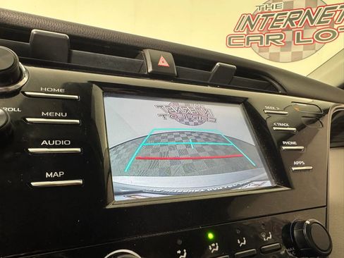 Used 2019 Toyota Camry LE FWD image 17