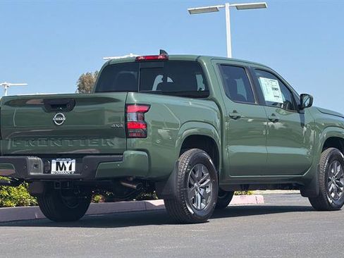 New 2026 Nissan Frontier SV w/ Tow Package AWD/4WD image 4