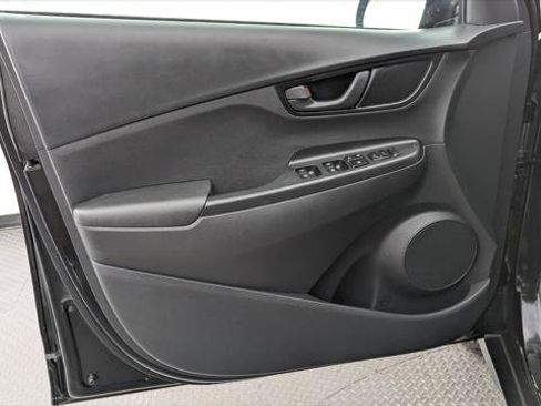 Used 2021 Hyundai Kona SEL image 13