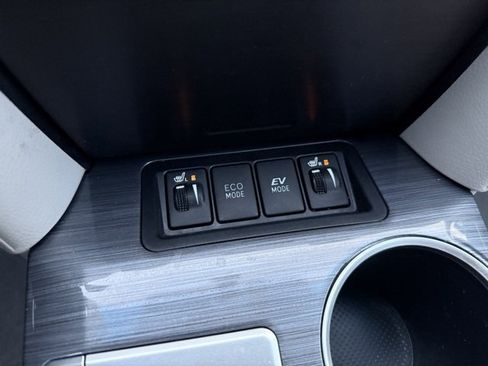 Used 2012 Toyota Camry XLE image 20