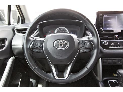 Used 2022 Toyota Corolla Cross LE w/ Moonroof Package FWD image 16