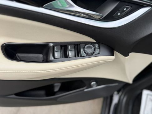 Used 2019 Buick Enclave Essence AWD/4WD image 26