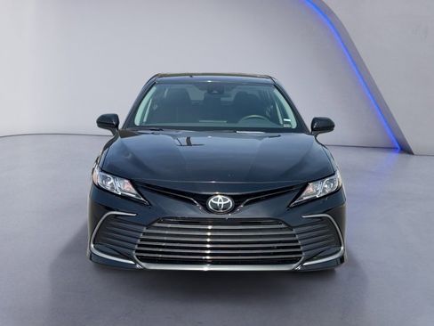 Used 2024 Toyota Camry LE image 6