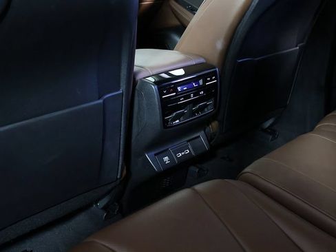 Used 2024 Acura MDX SH-AWD w/ Technology Package image 16