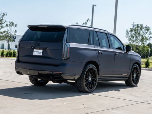 Used 2025 Cadillac Escalade Sport Platinum AWD/4WD image 10