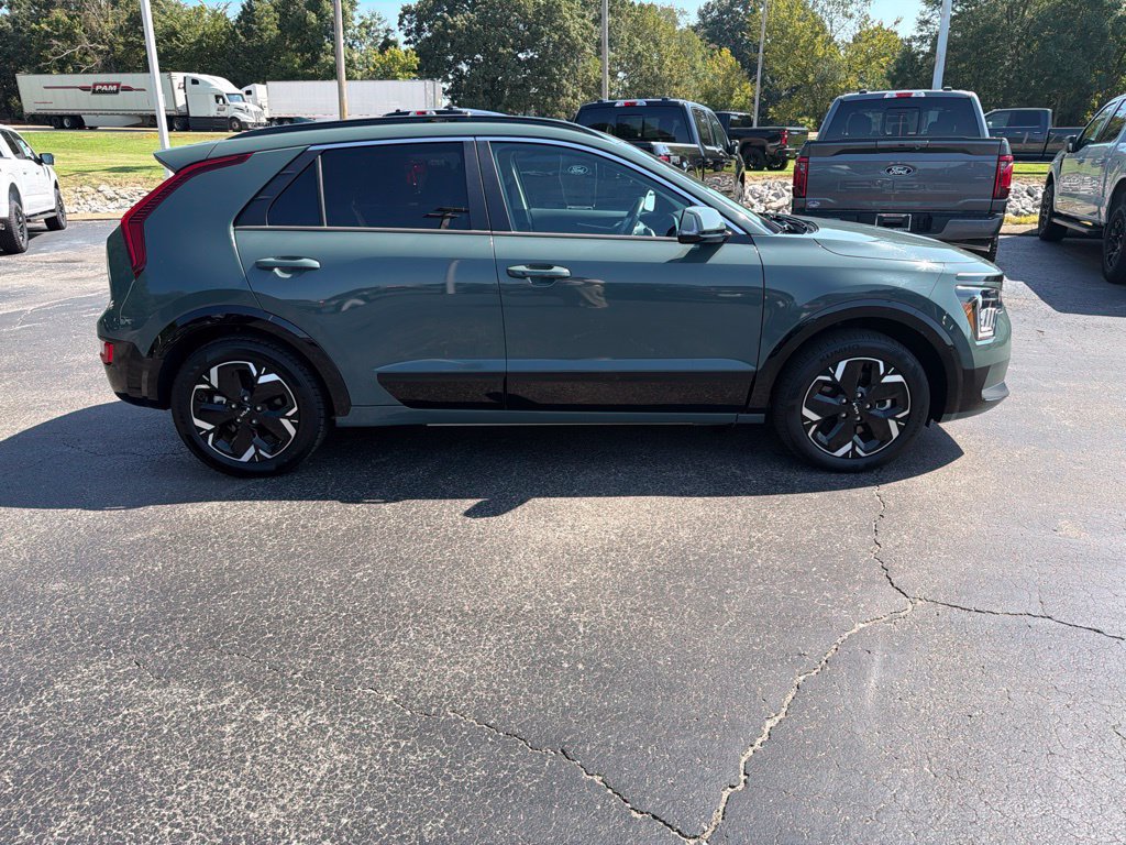 Used 2024 Kia Niro Wind FWD image 2