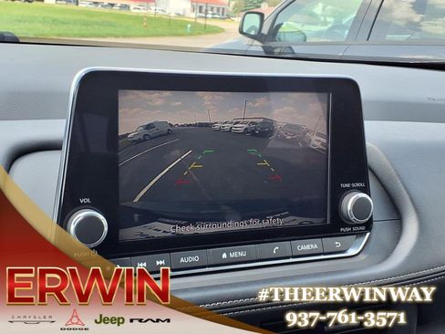 Used 2024 Nissan Rogue S image 19