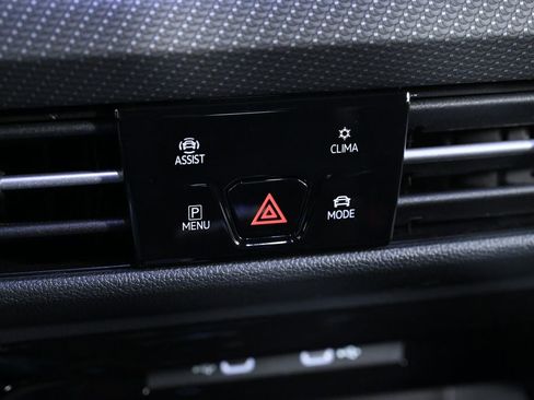Used 2024 Volkswagen Golf R image 19