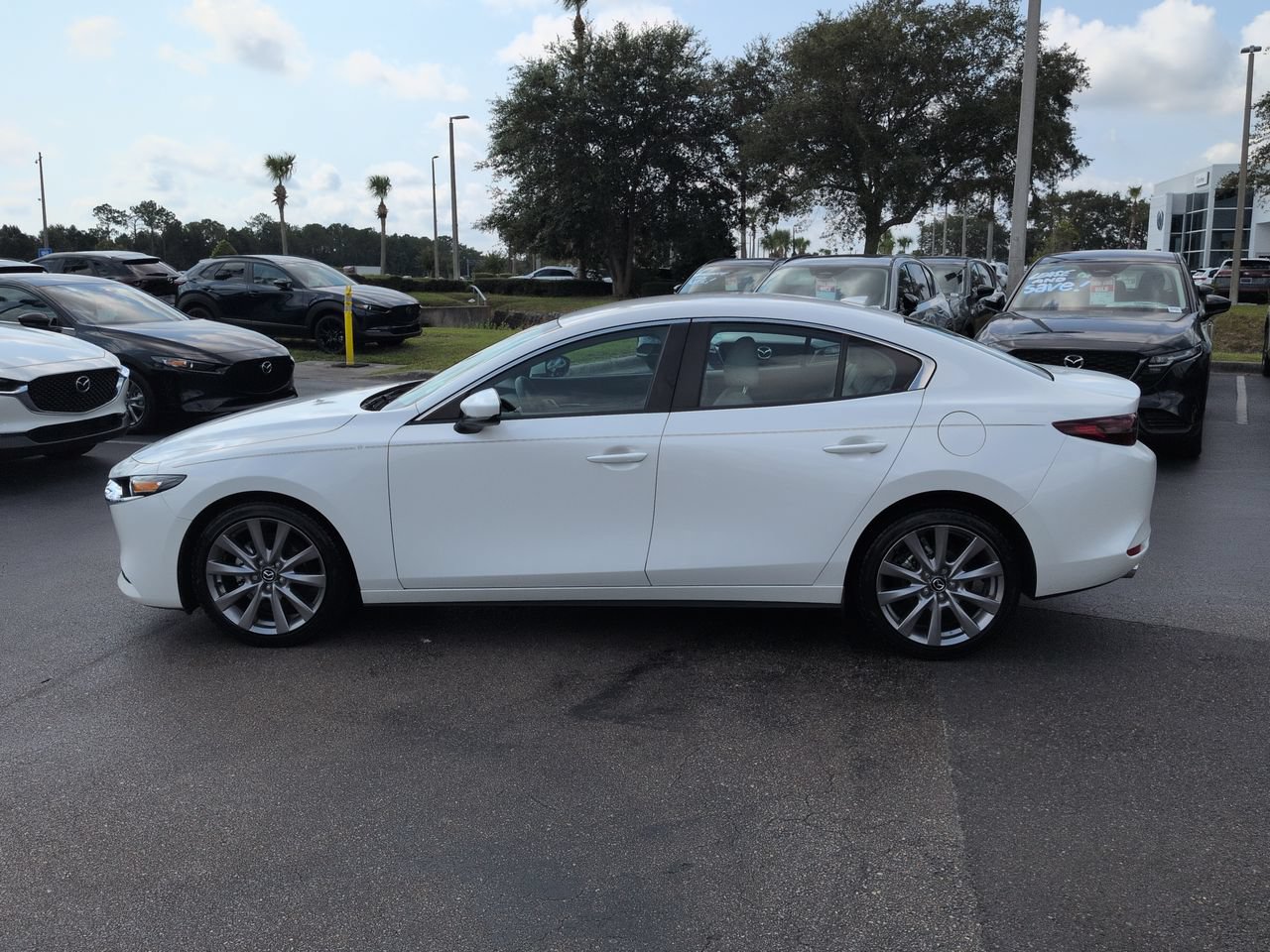 Used 2020 MAZDA MAZDA3 Sedan w/ Preferred Package FWD image 7