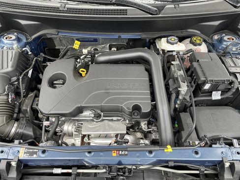 Used 2024 Chevrolet Equinox Premier image 28