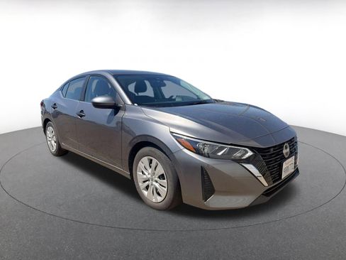 Used 2025 Nissan Sentra S image 3