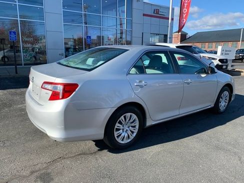 Used 2014 Toyota Camry LE image 3