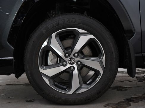 Used 2025 Toyota RAV4 SE w/ Weather & Moonroof Package AWD/4WD image 29