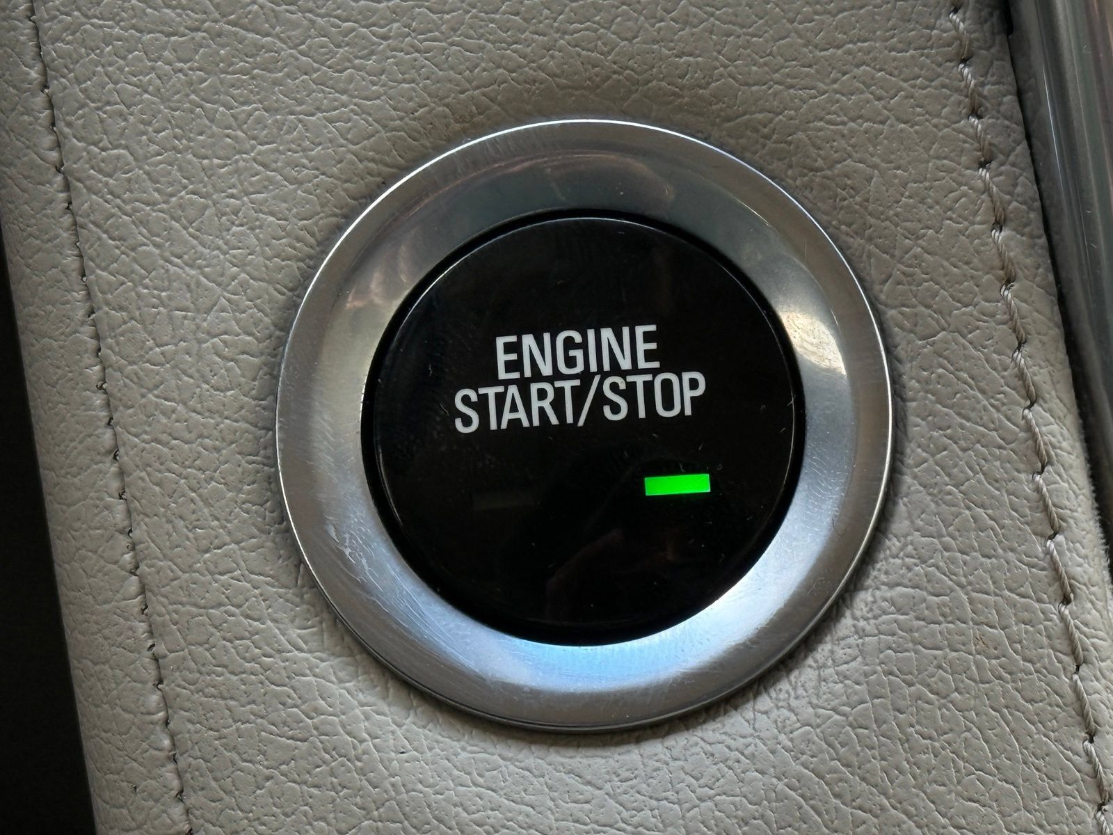 Used 2017 Cadillac Escalade Luxury RWD image 29
