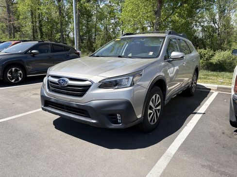 Used 2020 Subaru Outback Premium AWD/4WD image 3