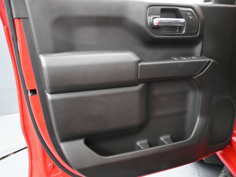 Used 2025 Chevrolet Silverado 1500 Custom image 16