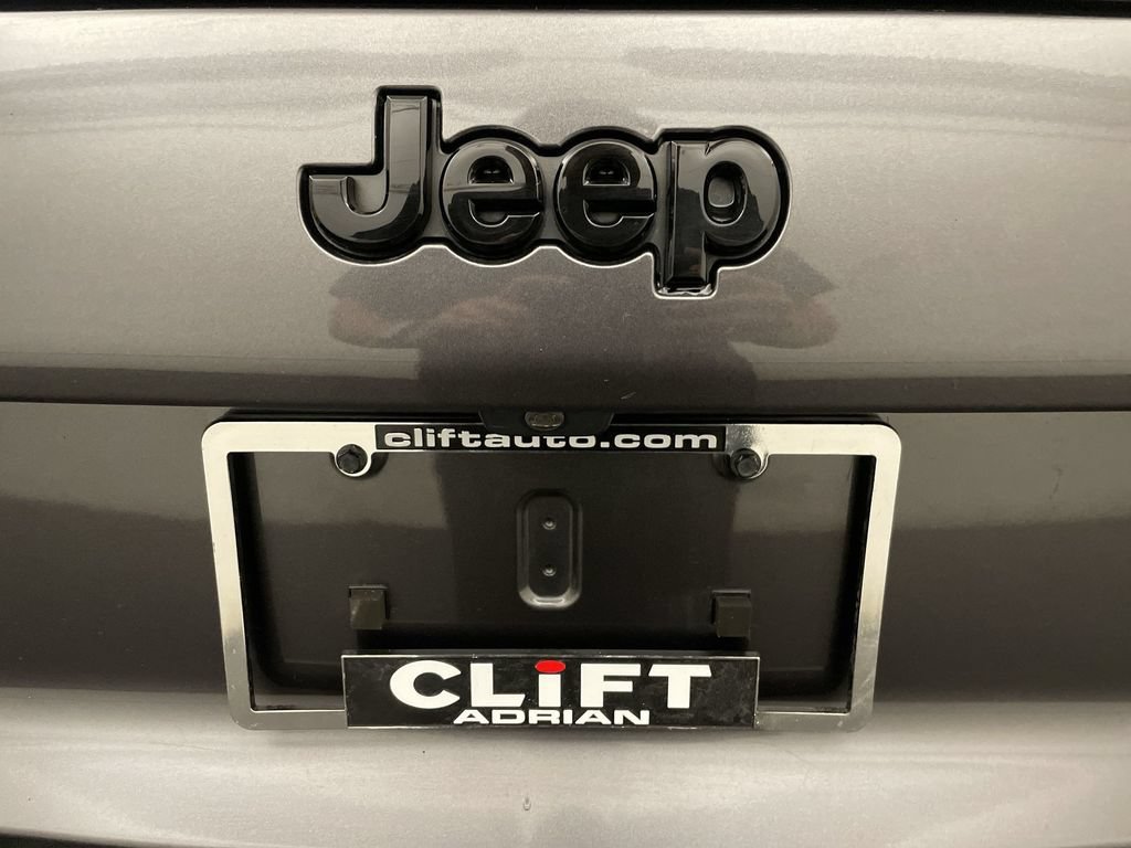 Used 2021 Jeep Cherokee Latitude Lux w/ Sun & Sound Group AWD/4WD image 26