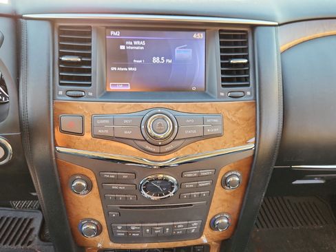 Used 2012 INFINITI QX56 7-passenger w/ Theater Pkg image 20