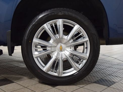Used 2023 Chevrolet Silverado 1500 High Country w/ High Country Premium Package AWD/4WD image 29