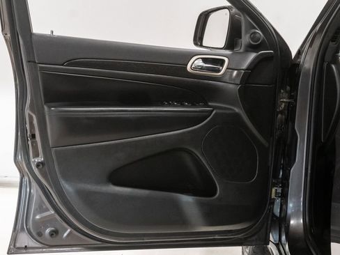 Used 2015 Jeep Grand Cherokee Altitude AWD/4WD image 8