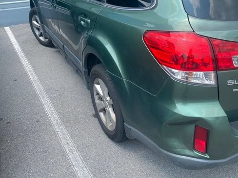 Used 2013 Subaru Outback 2.5i Limited w/ Moonroof Pkg AWD/4WD image 4