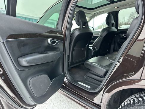 Used 2018 Volvo XC90 T6 Momentum image 17
