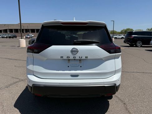 Certified 2025 Nissan Rogue SV FWD image 6
