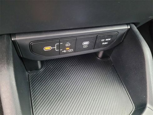 Used 2025 Kia K4 LXS image 13