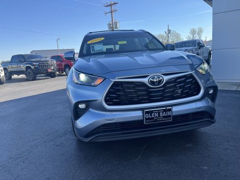 Used 2022 Toyota Highlander XLE image 9