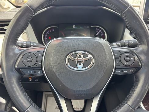 Used 2019 Toyota RAV4 Limited w/ Cold Weather Package FWD image 40