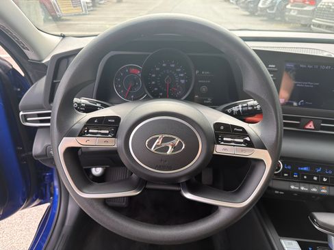Used 2023 Hyundai Elantra SEL image 23